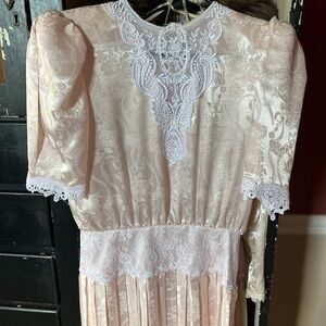 Elegant Lace Dress in Soft Pink